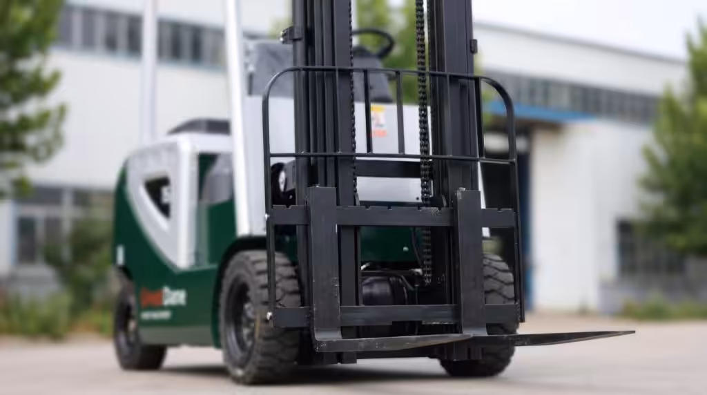 GD Maskiner: Gaffeltruck til salg i Frederikshavn nu