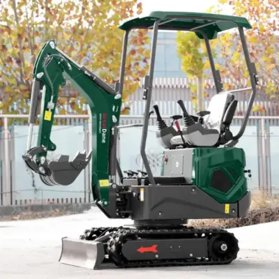GreatDane GD12 Kubota minigraver i grøn med ståltag, pilot-joysticks og dozerblad